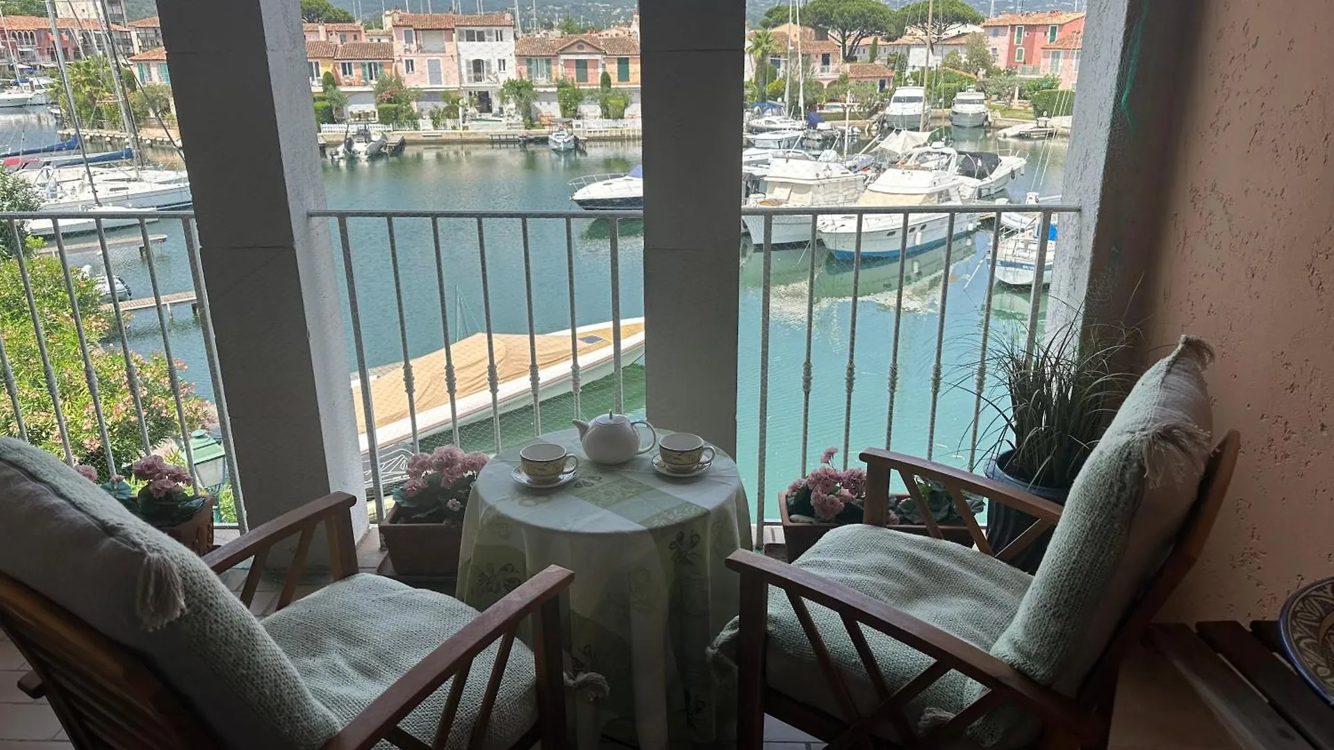 Апартаменты Romance In Port Гримо