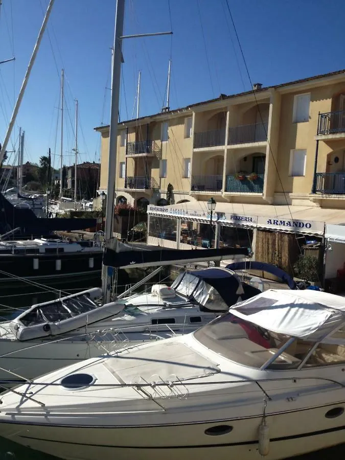 Romance In Port Гримо Апартаменты